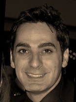 Person who looks like Nestor Carbonell