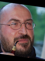 Person who looks like Jean Reno