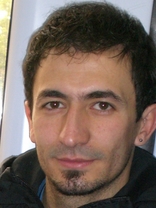 Person who looks like Robert Luketic