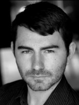 Person who looks like Dylan McDermott