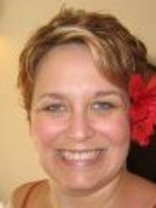 Person who looks like Paula Zahn