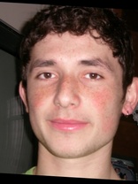 Person who looks like Jonathan Tucker