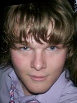 Person who looks like Aaron & Shawn Ashmore