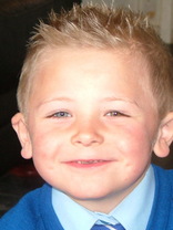 Person who looks like Cole & Dylan Sprouse