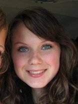 Person who looks like Tiffani Thiessen