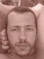 Person who looks like Donnie Wahlberg