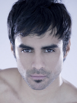 Person who looks like Enrique Iglesias