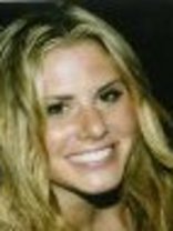 Person who looks like Lori Loughlin