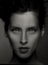 Person who looks like Linda Evangelista