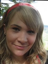 Person who looks like Mary-Kate and Ashley Olsen