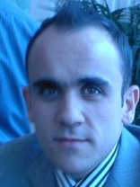 Person who looks like Bobby Cannavale