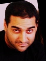 Person who looks like Naveen Andrews