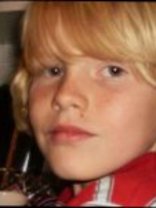 Person who looks like Cole & Dylan Sprouse