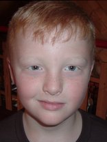 Person who looks like Josh Hutcherson