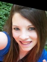 Person who looks like Michelle Trachtenberg