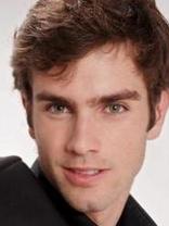 Person who looks like Jonathan Bennett