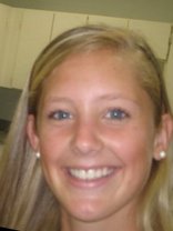 Person who looks like Elizabeth Banks