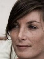 Person who looks like Carrie-Anne Moss