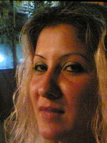 Person who looks like Tori Spelling