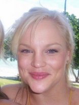Person who looks like Samantha Mathis