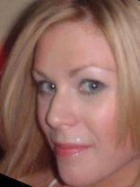 Person who looks like Jenna Elfman