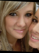 Person who looks like Ashlee Simpson