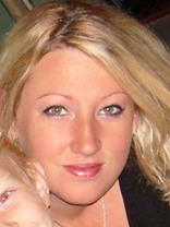 Person who looks like Sarah Wynter