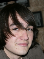 Person who looks like Drake Bell