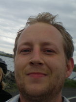 Person who looks like Donnie Wahlberg