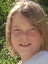 Person who looks like Cole & Dylan Sprouse