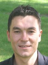 Person who looks like Peter Gallagher