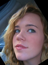 Person who looks like Taylor Swift