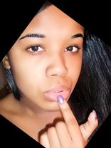 Person who looks like Rihanna