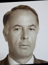 Person who looks like Dustin Hoffman