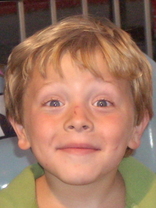 Person who looks like Jonathan Lipnicki