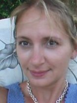 Person who looks like Uma Thurman