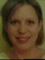 Person who looks like Elizabeth Perkins