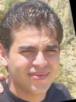 Person who looks like Pierce Brosnan