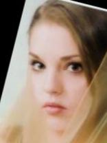 Person who looks like Taylor Swift