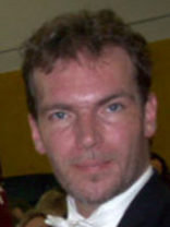 Person who looks like Dennis Quaid