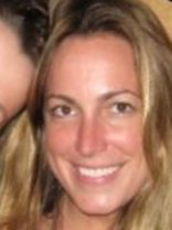 Person who looks like Elisabeth Shue