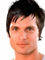 Person who looks like Daniel Gillies