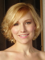 Person who looks like Molly Sims