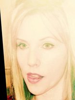 Person who looks like Scarlett Johansson