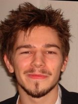 Person who looks like Josh Hartnett