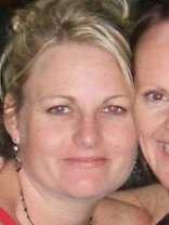 Person who looks like Elisabeth Shue