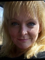 Person who looks like Lesli Kay