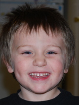 Person who looks like Jonathan Lipnicki