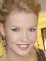 Person who looks like Maggie Grace