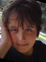 Person who looks like Josh Hutcherson